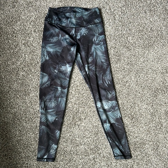Yelete active leggings size small, plant print - Picture 4 of 4
